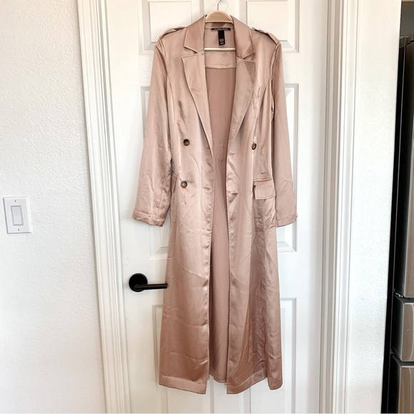 🌟 NWOT VS Beige Long Satin Double-Breasted Trench Coat Robe with Belt Tie Waist - Picture 4 of 9
